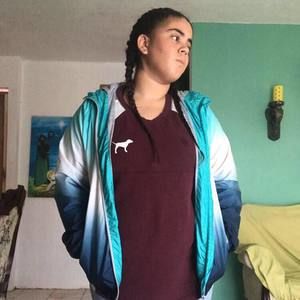 Meet your Posher, Kiomara